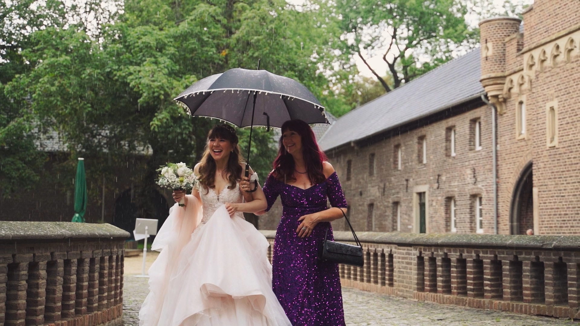 Hochzeitsvideograf NRW – Janina und Paul bei ihrer Regenhochzeit